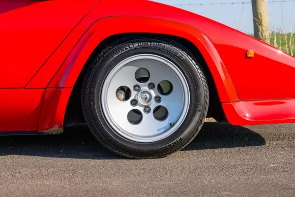 Click to enlarge Ford Capri 280 Brooklands on 205/50VR15 P7 PIRELLI CINTURATO ™ Tires